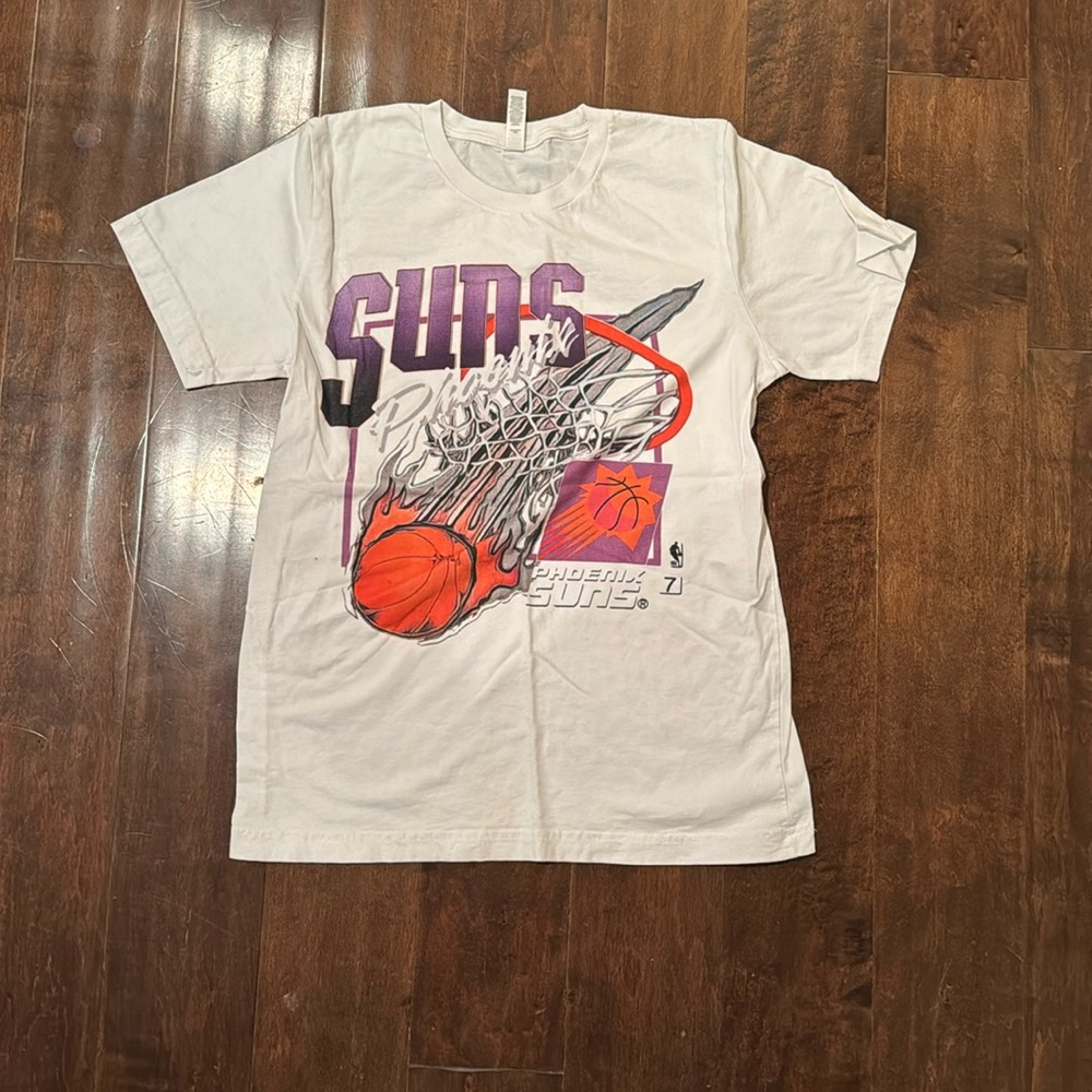 Gildan medium white tee